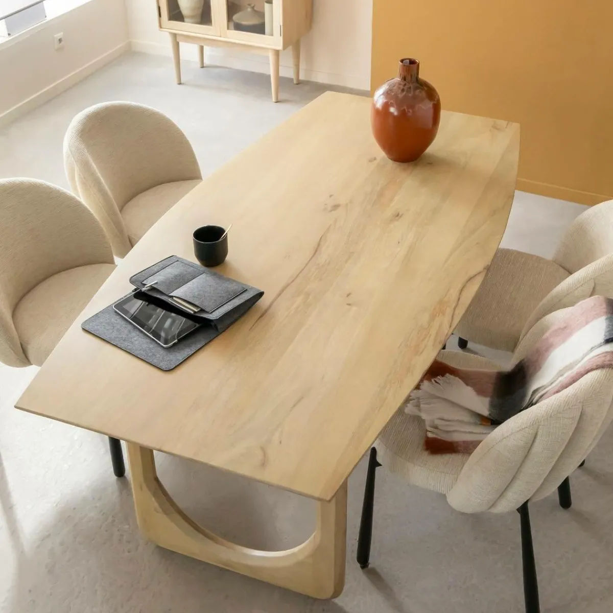 Made in Meubles Table à manger en bois de manguier Juliet
