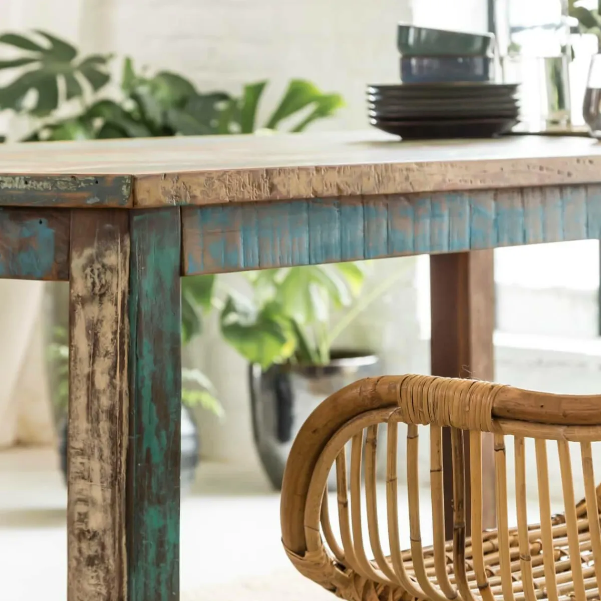 Made in Meubles Table à manger en bois recyclé coloré Ethnik