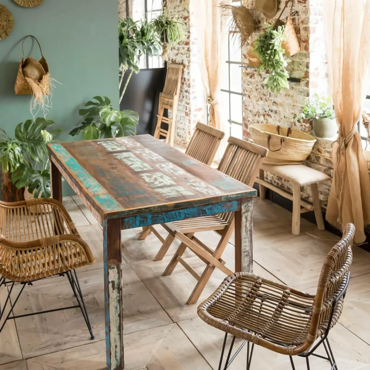 Made in Meubles Table à manger en bois recyclé coloré Ethnik