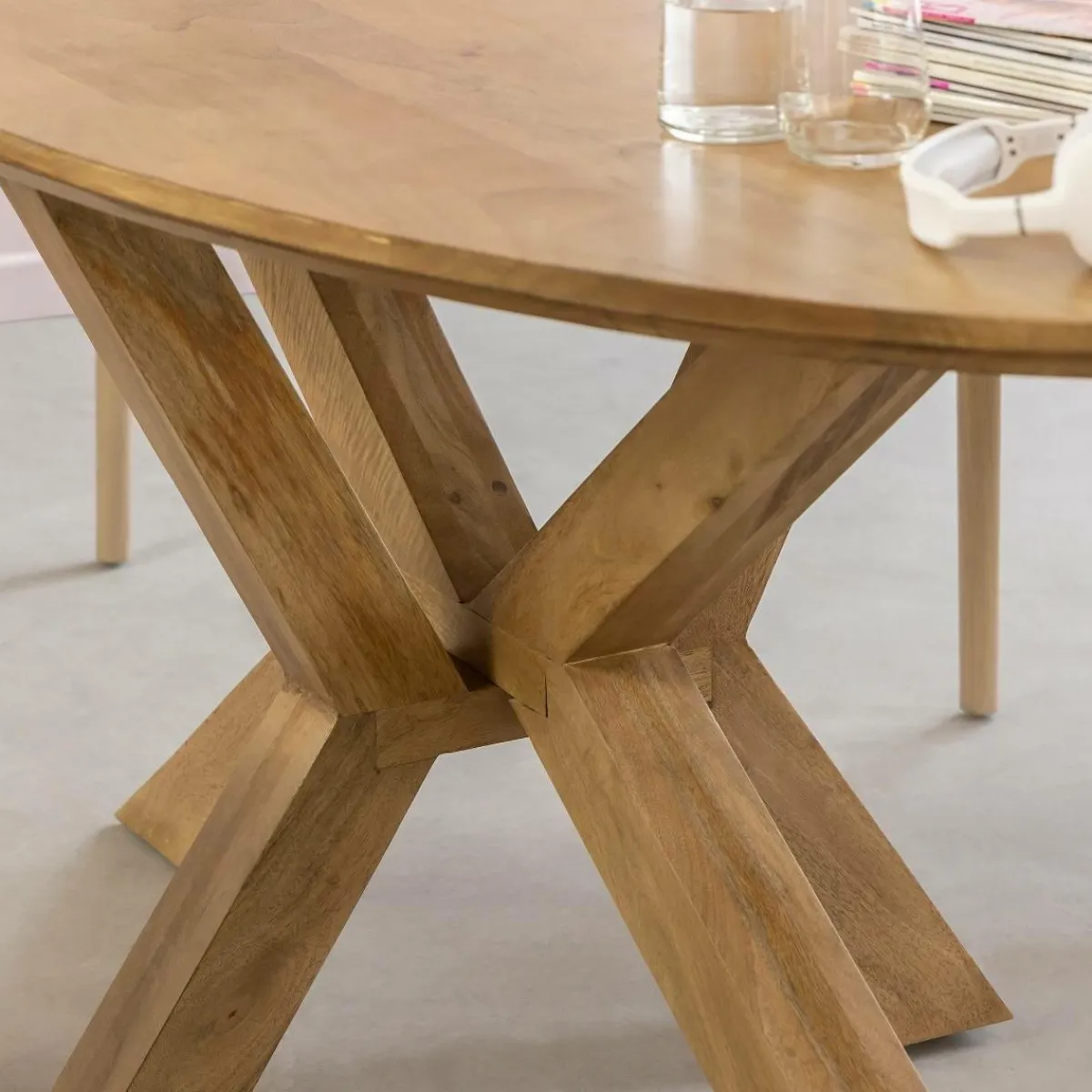 Made in Meubles Table à manger ovale en bois de manguier Maloé