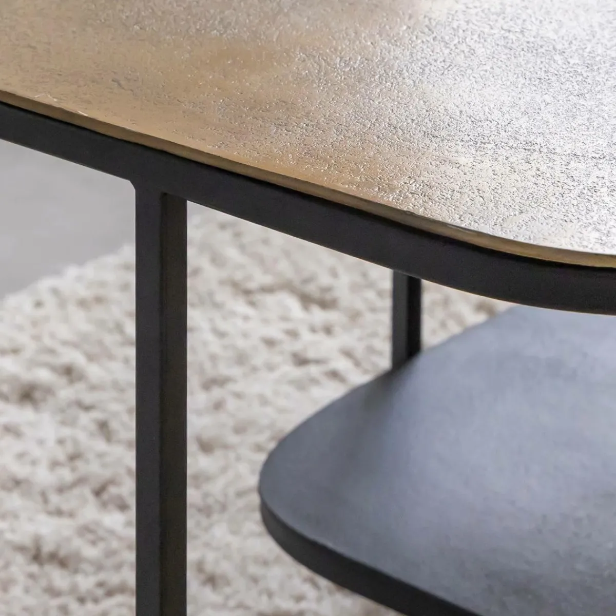 Made in Meubles Table basse avec plateau en aluminium doré et métal noir Victoria