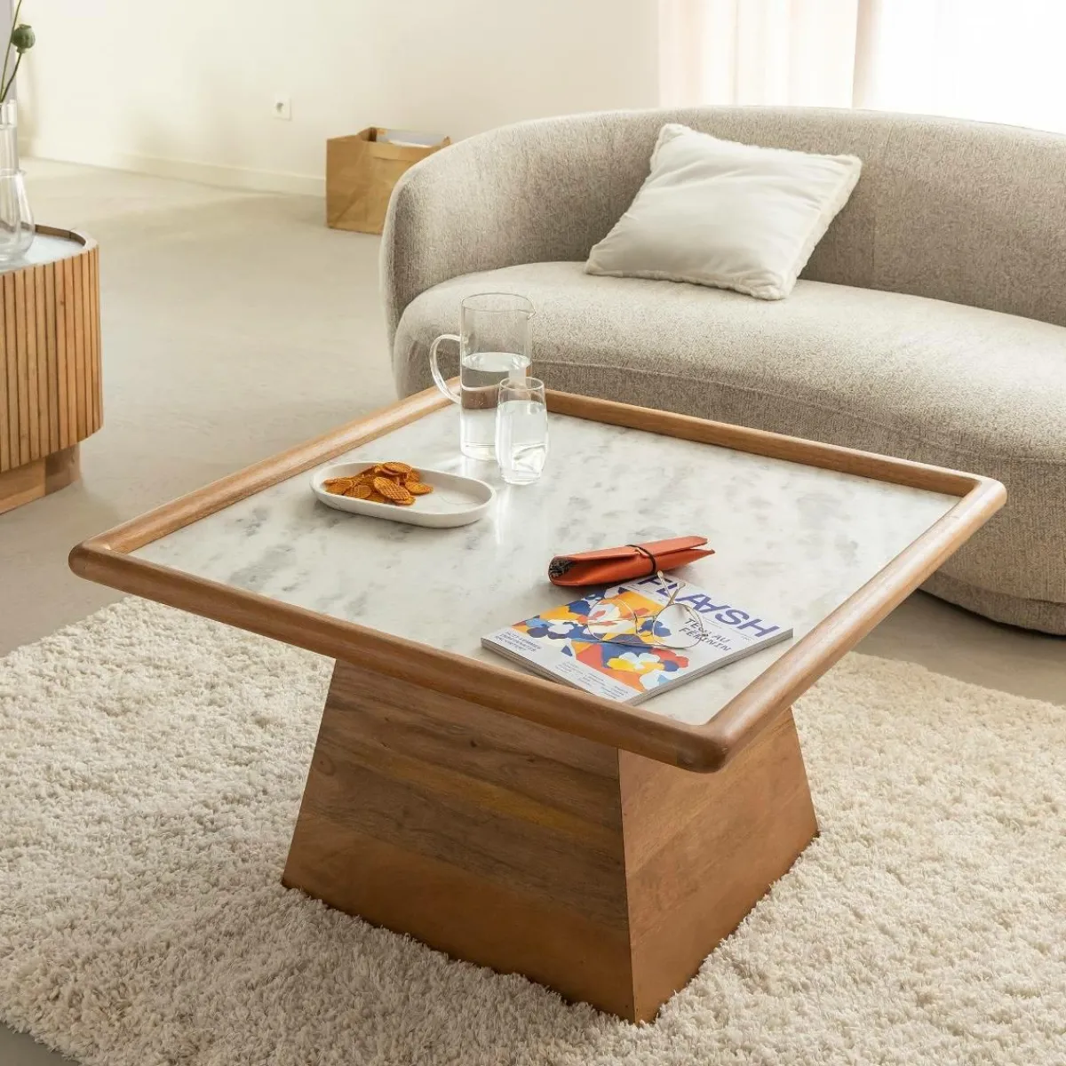 Made in Meubles Table basse carrée en bois de manguier et marbre Adler