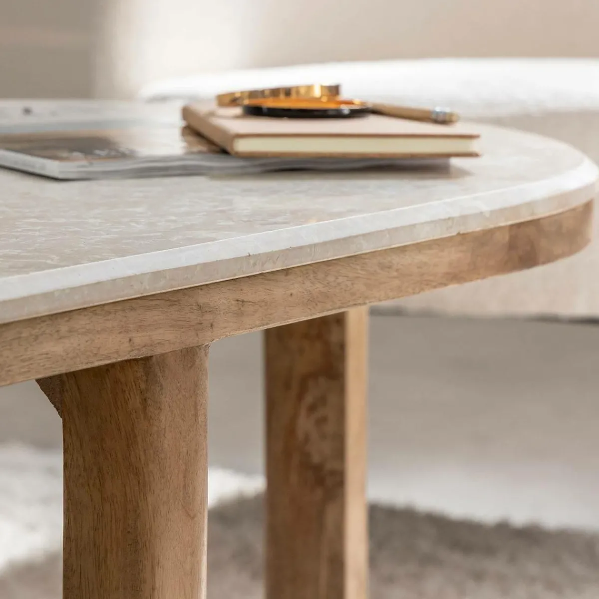 Made in Meubles Table basse en bois de manguier et marbre Moana