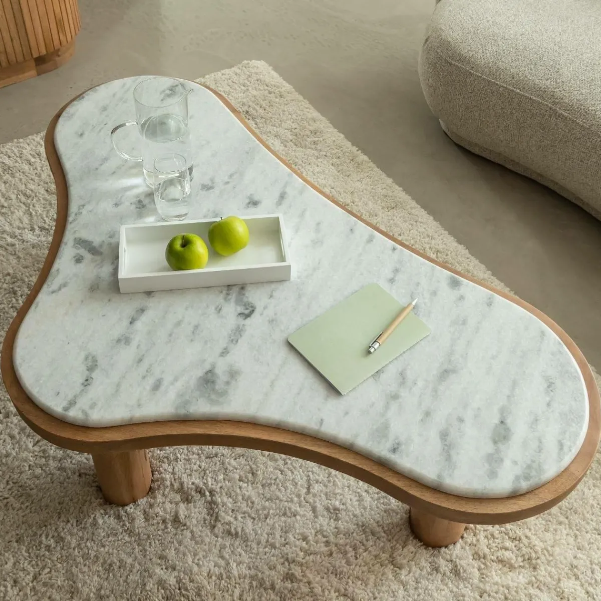 Made in Meubles Table basse en bois de manguier et marbre Adler