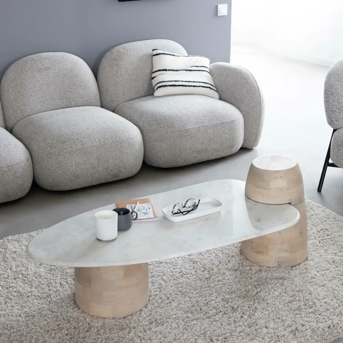 Made in Meubles Table basse en bois de manguier et marbre Moana