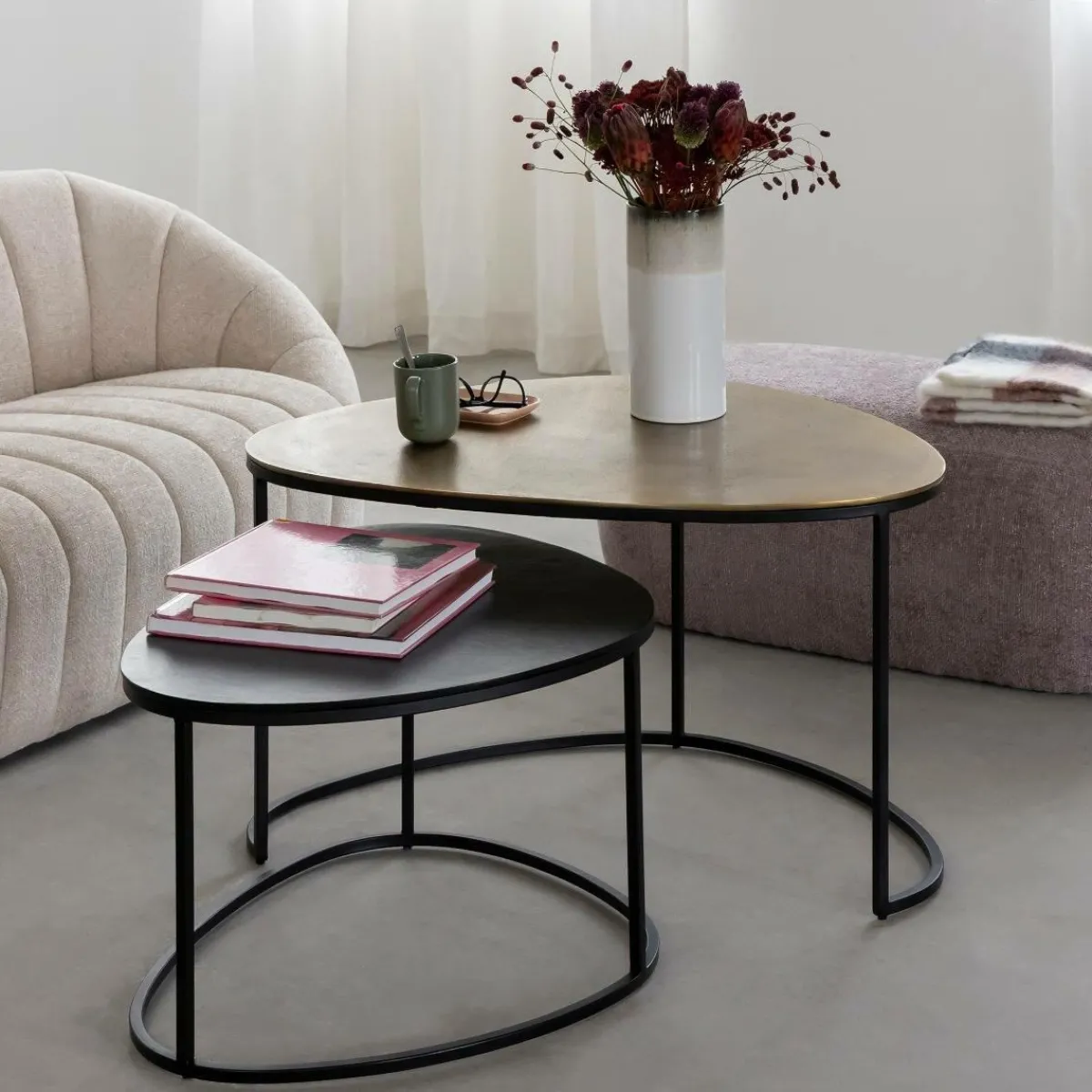 Made in Meubles Table basse gigogne en aluminium doré et métal noir Victoria