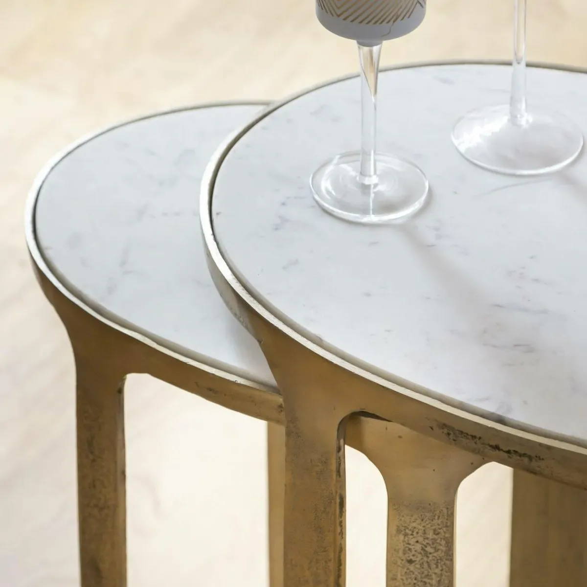 Made in Meubles Table basse gigogne en marbre et aluminium Ruben