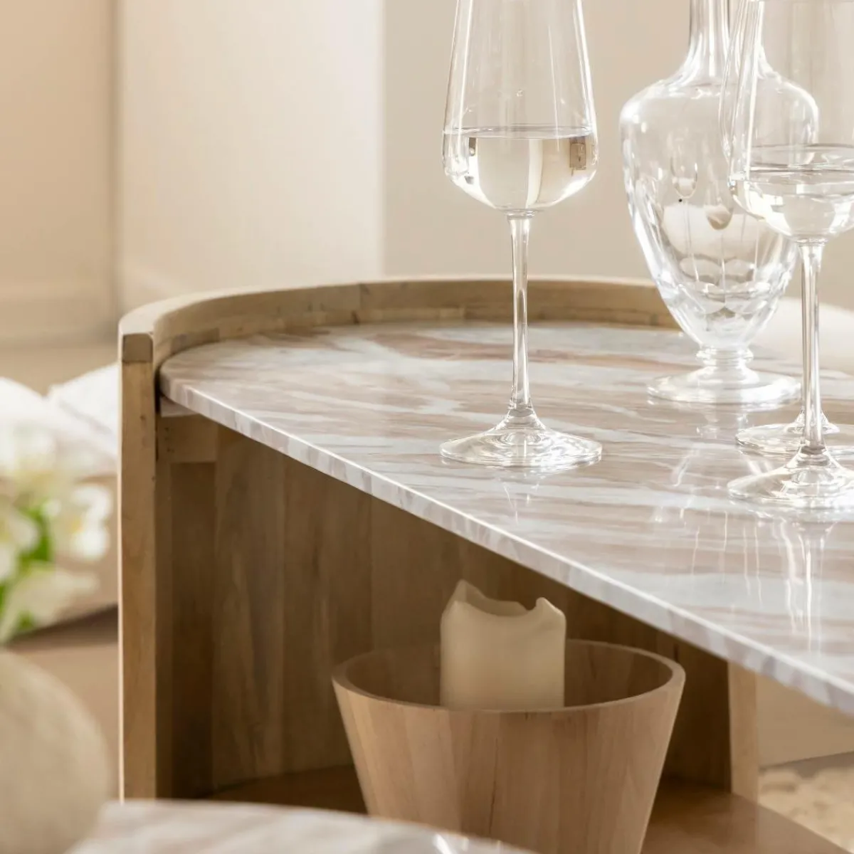 Made in Meubles Table basse ovale en bois de manguier et marbre Isabella