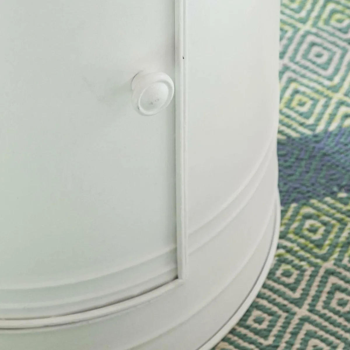 Made in Meubles Table de chevet bidon en métal blanc Meryl