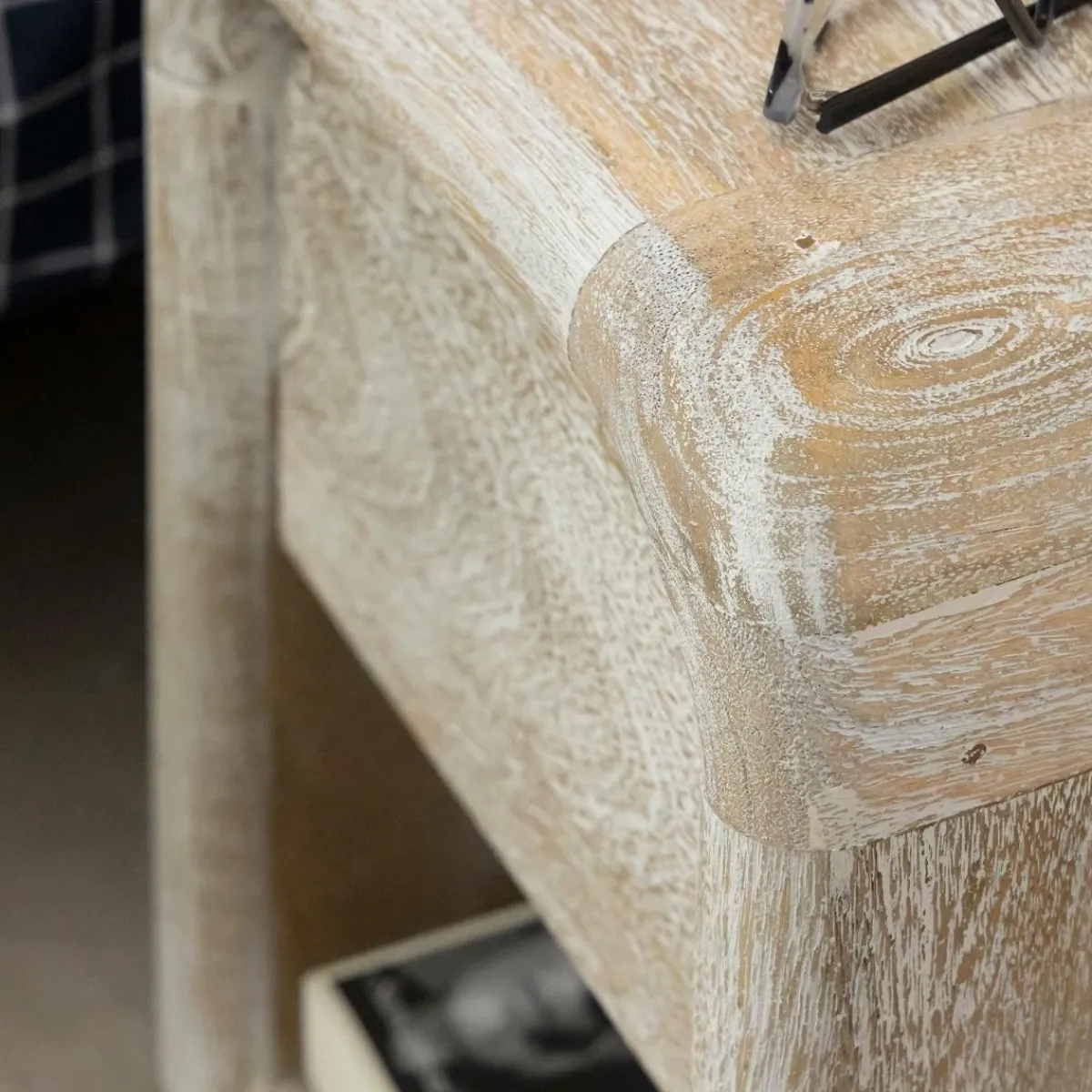 Made in Meubles Table de chevet blanchie en bois de manguier Gilda