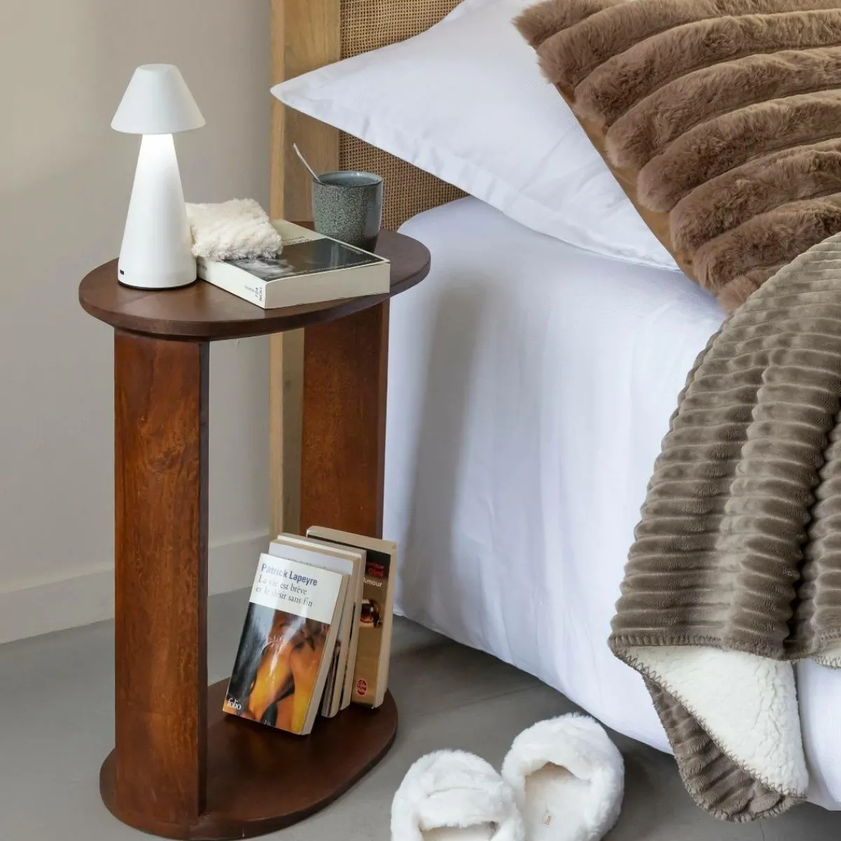 Made in Meubles Table de chevet en bois de manguier Swan