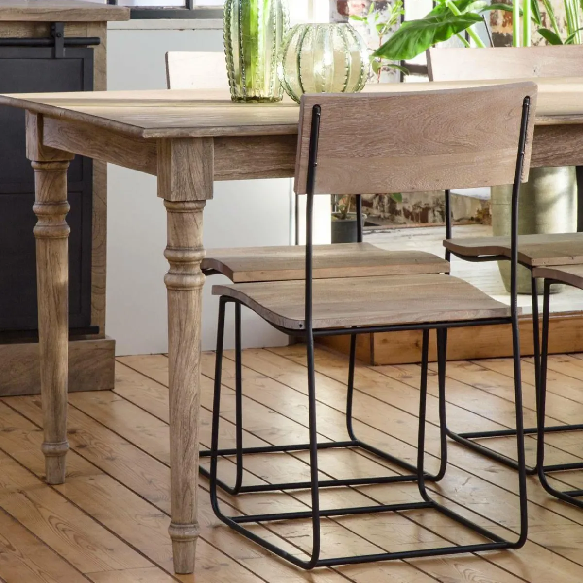 Made in Meubles Table à manger en bois de manguier Louis