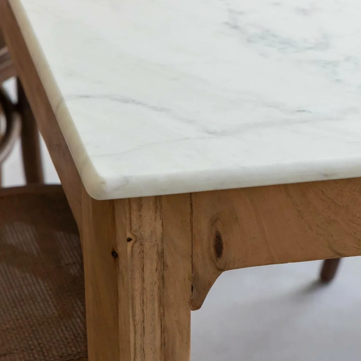 Made in Meubles Table à manger en bois de manguier et marbre Arthuro
