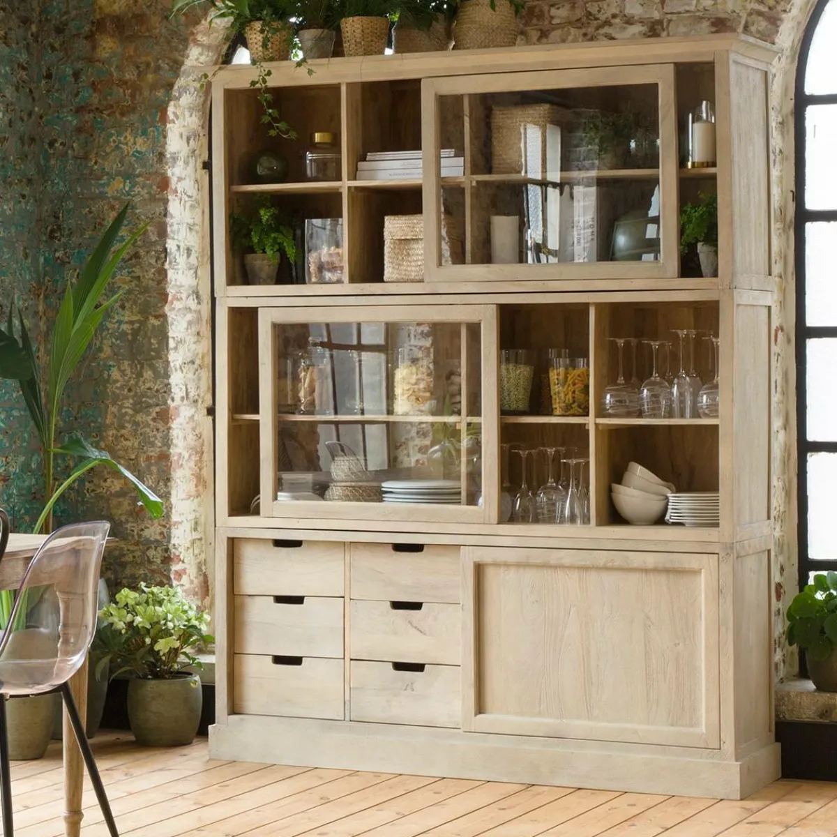 Made in Meubles Vaisselier en bois de manguier Nina
