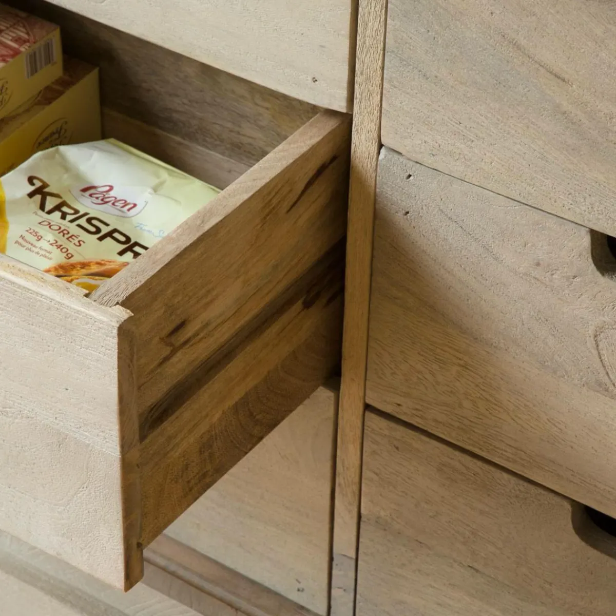 Made in Meubles Vaisselier en bois de manguier Nina