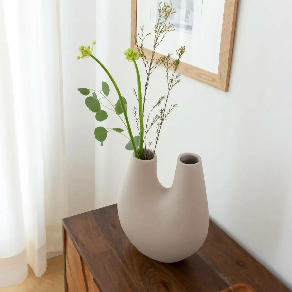 Made in Meubles Vase beige 2 tiges en aluminium Tulipa