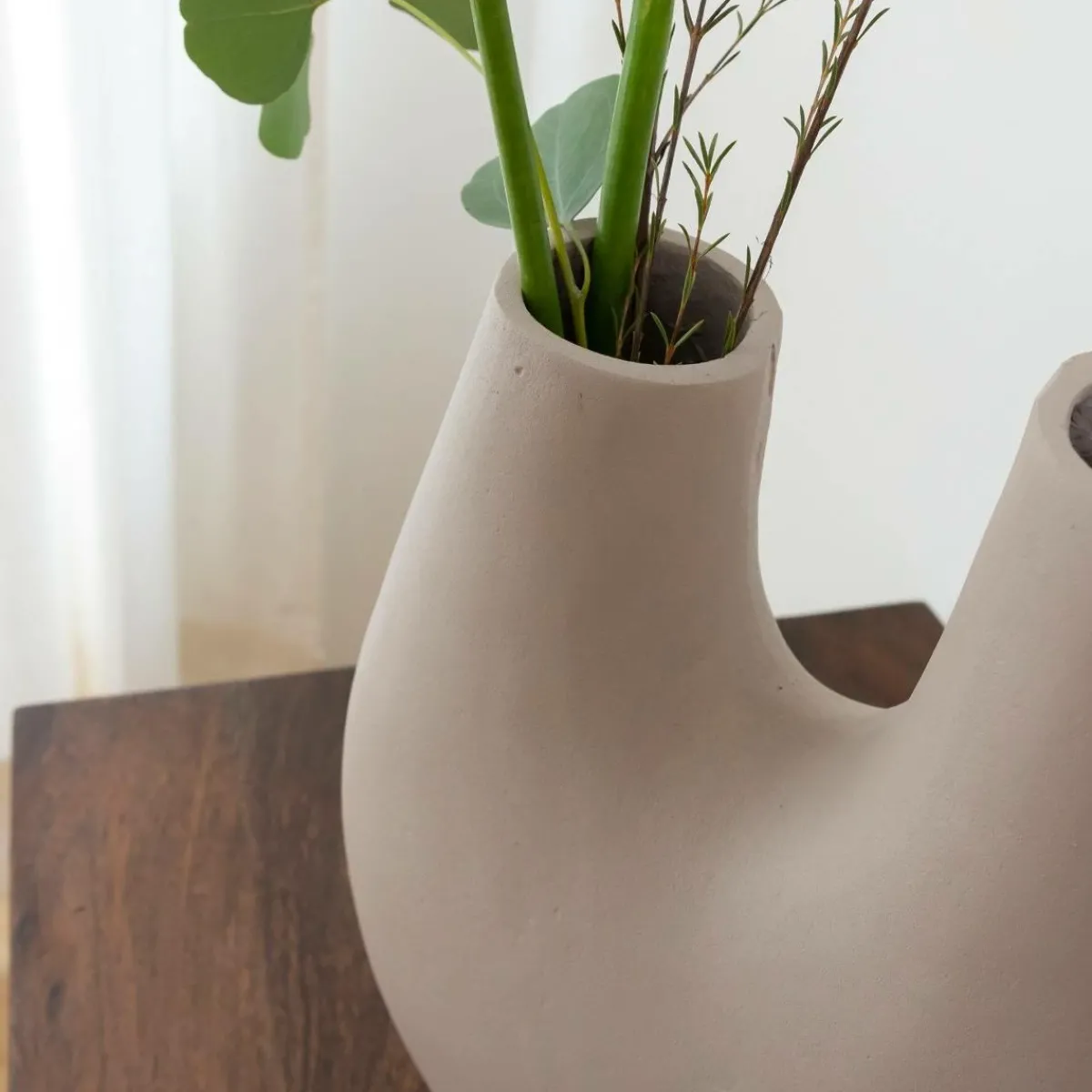 Made in Meubles Vase beige 2 tiges en aluminium Tulipa