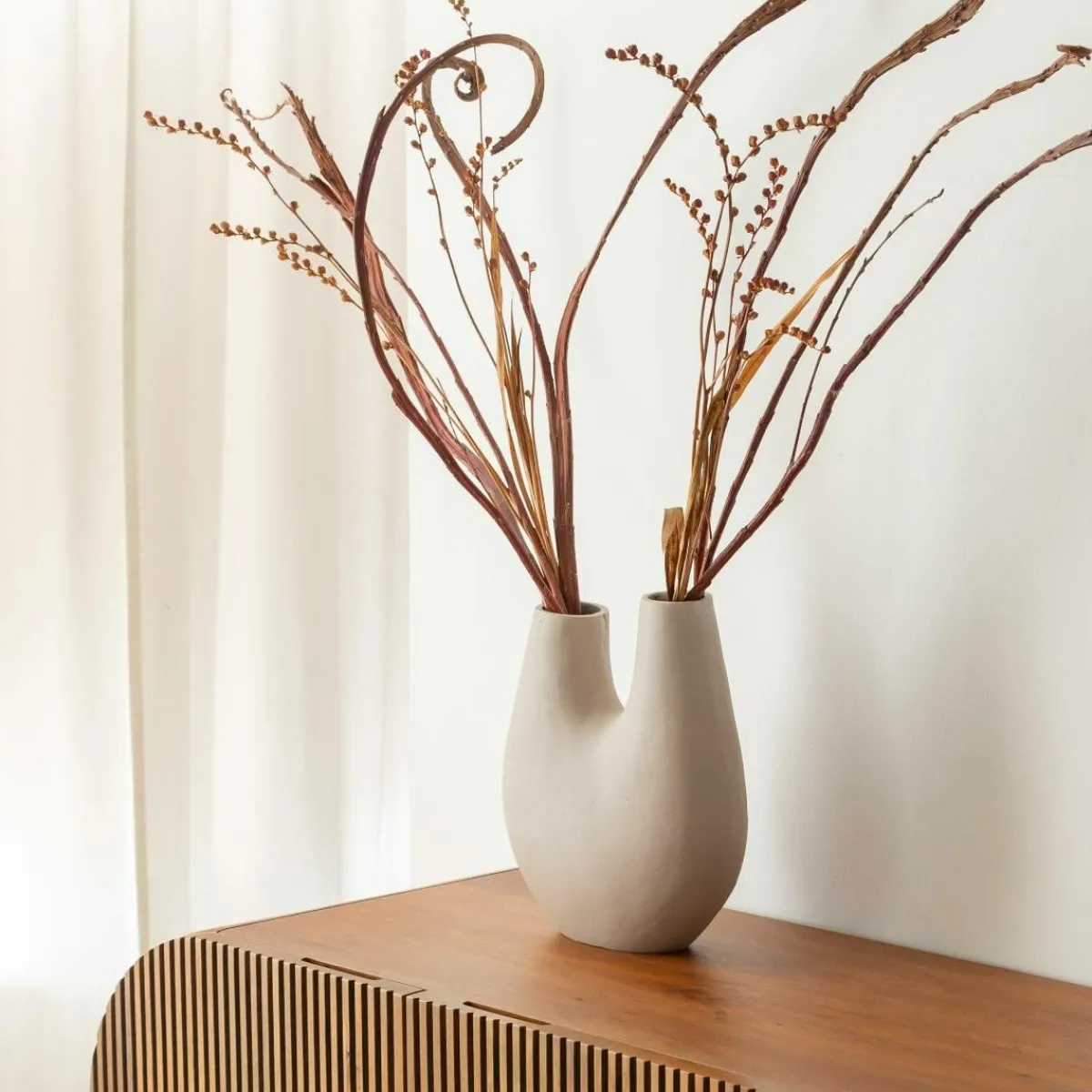 Made in Meubles Vase beige 2 tiges en aluminium Tulipa
