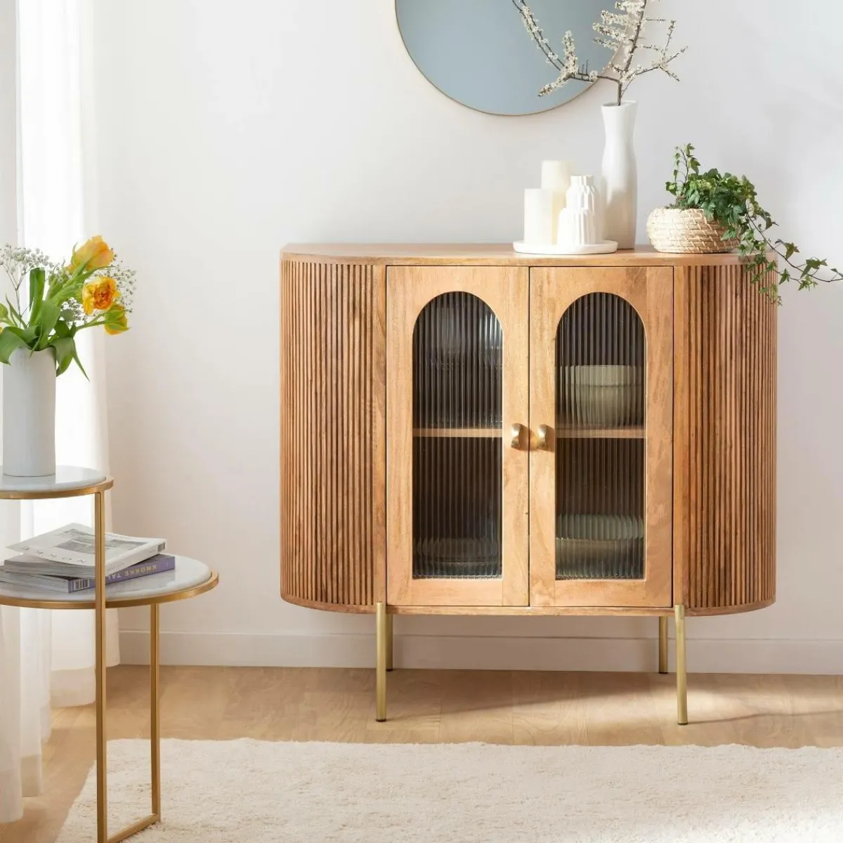 Made in Meubles Vitrine arrondie en bois de manguier Maria