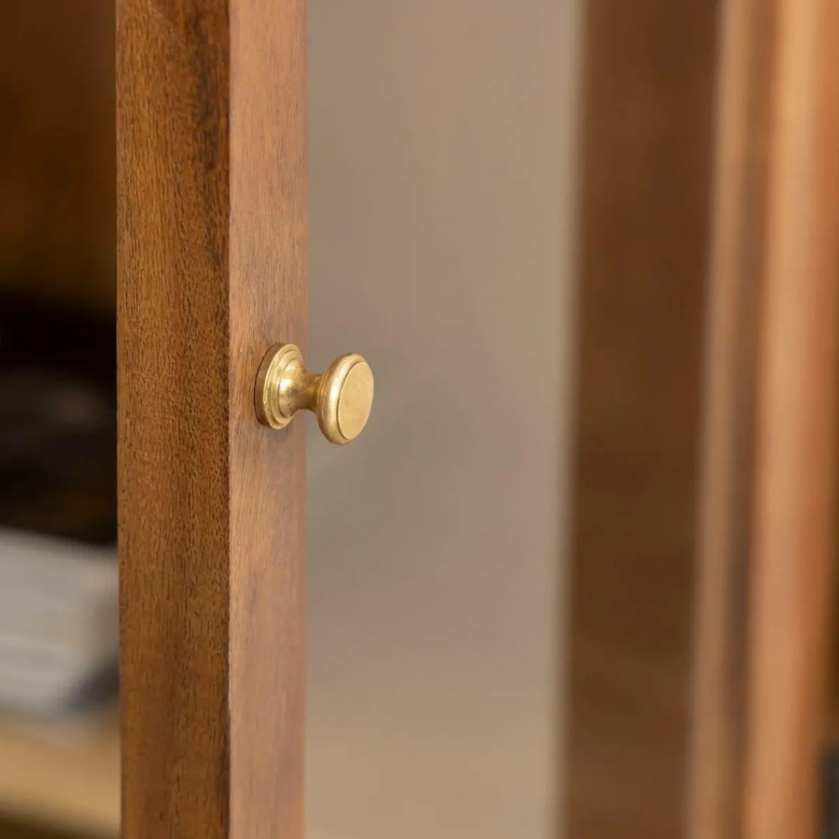 Made in Meubles Vitrine en bois d'acacia Néven