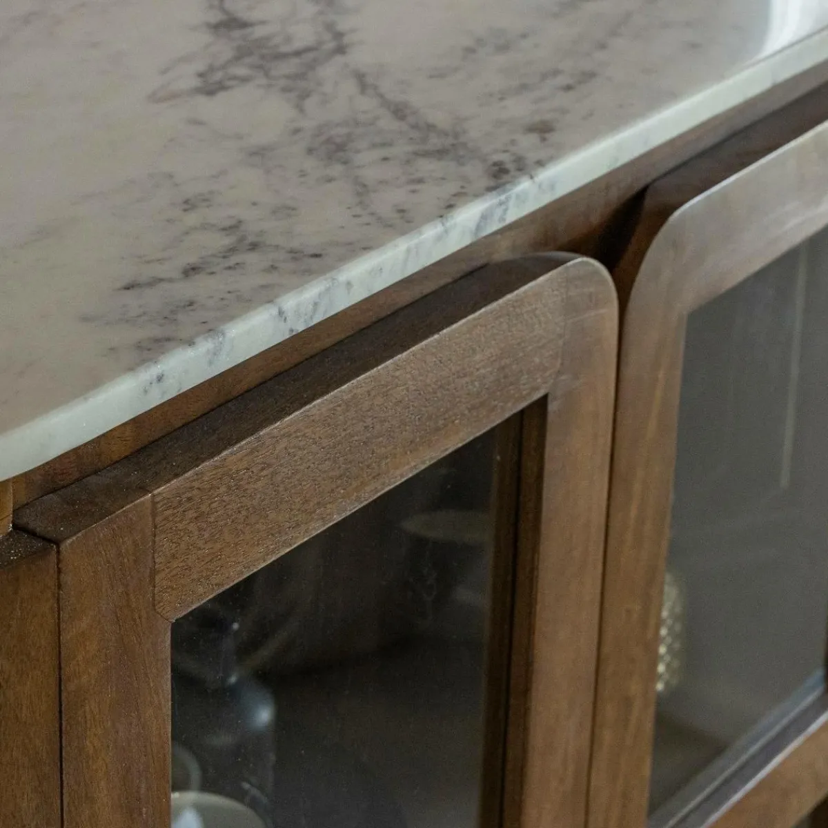 Made in Meubles Vitrine en bois de manguier et marbre Sienne
