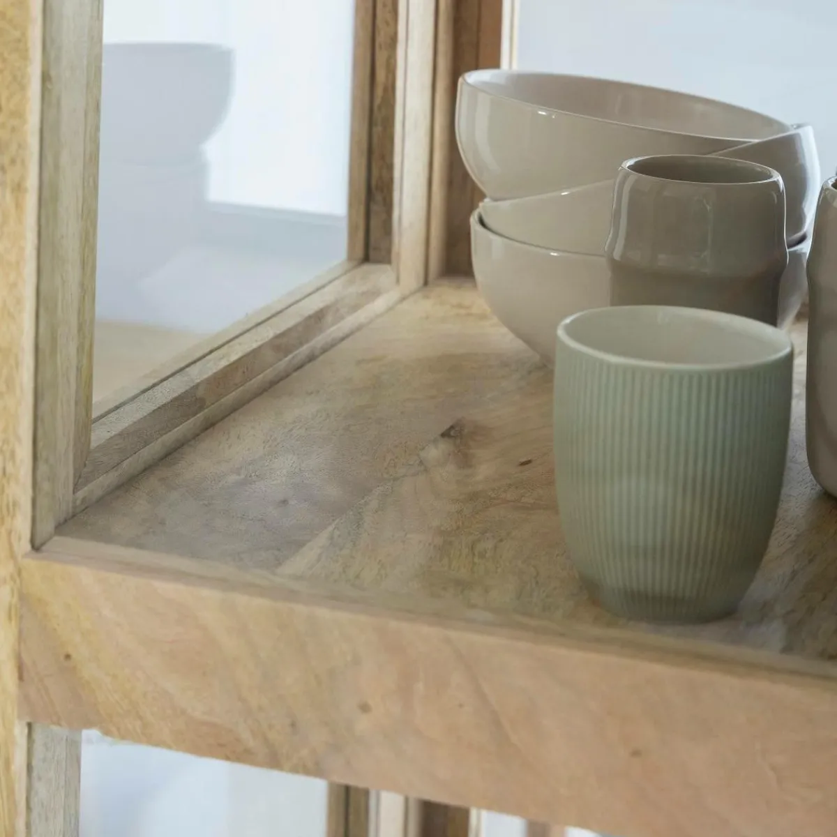 Made in Meubles Vitrine en bois de manguier Juliet