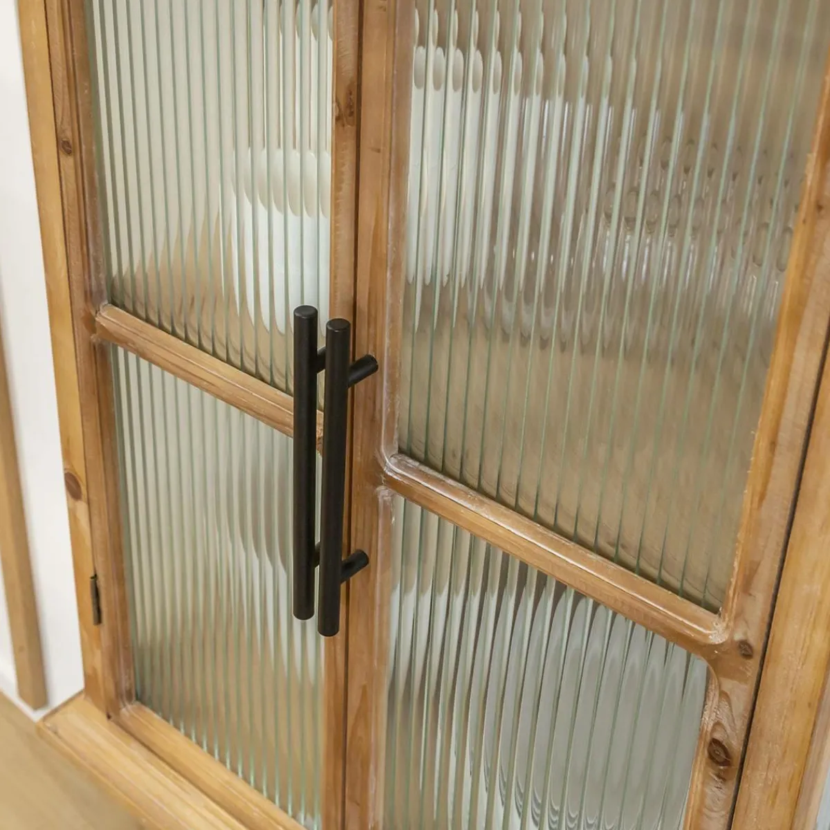 Made in Meubles Vitrine en bois de sapin et verre strié 2 portes Nicole