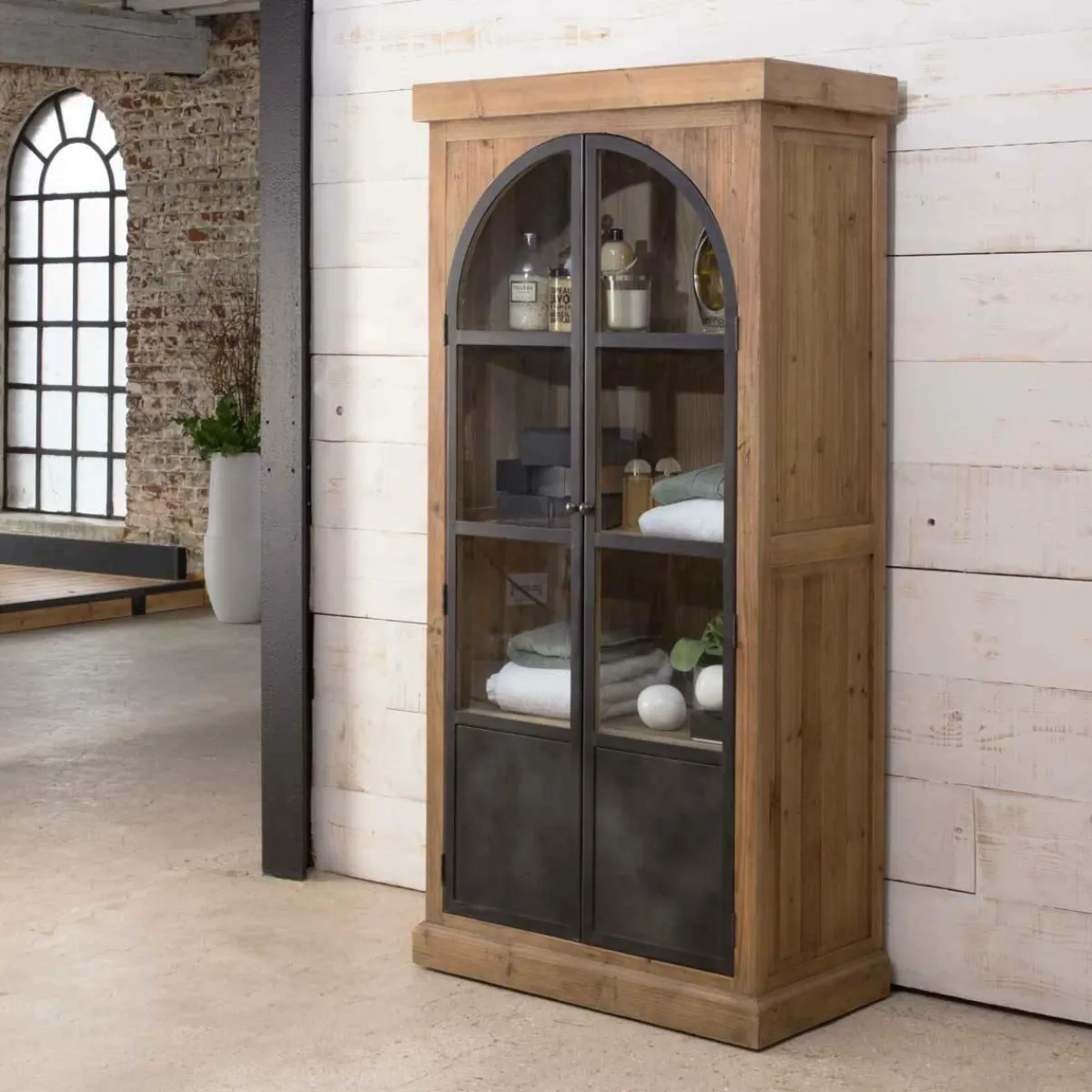 Made in Meubles Vitrine en bois recyclé et métal Garance